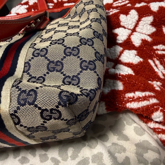 Authentic Gucci tote tan and red. Comes with certificate of authenticity - Picture 10 of 12